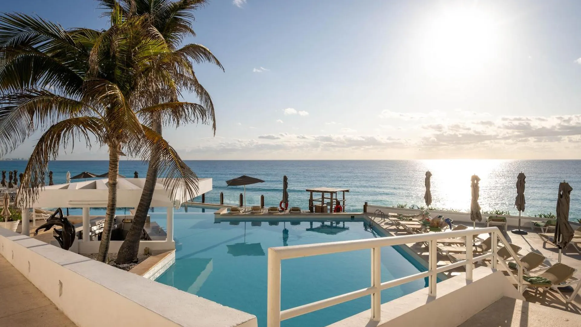 Daire Ocean View Modern Condo & Luxury Amenities Cancun