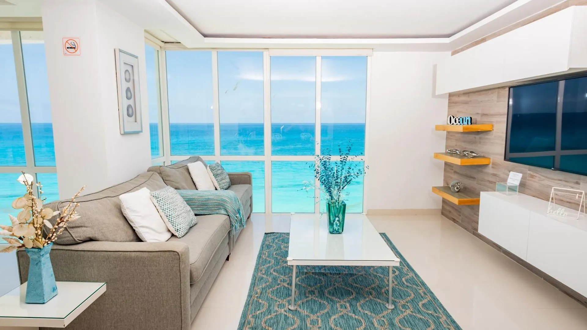 Ocean View Modern Condo & Luxury Amenities Cancun Daire