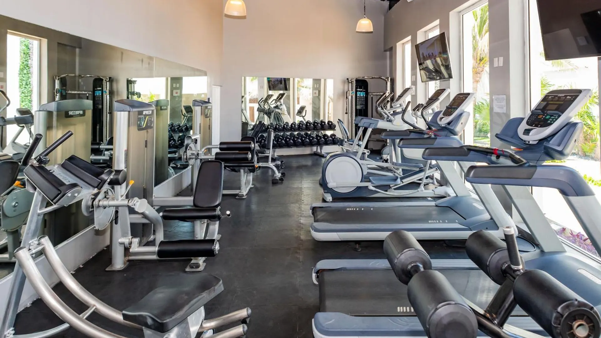 Ocean View Modern Condo & Luxury Amenities Cancun Daire