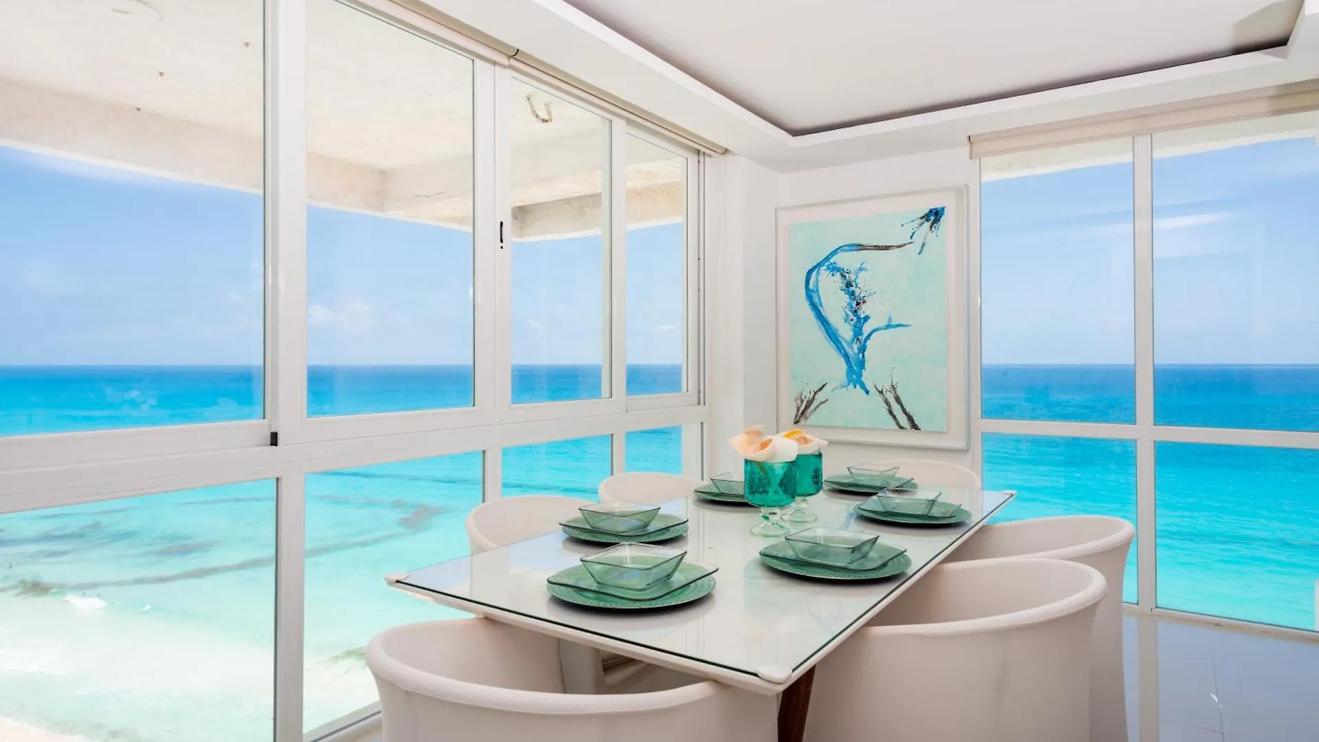 Daire Ocean View Modern Condo & Luxury Amenities Cancun
