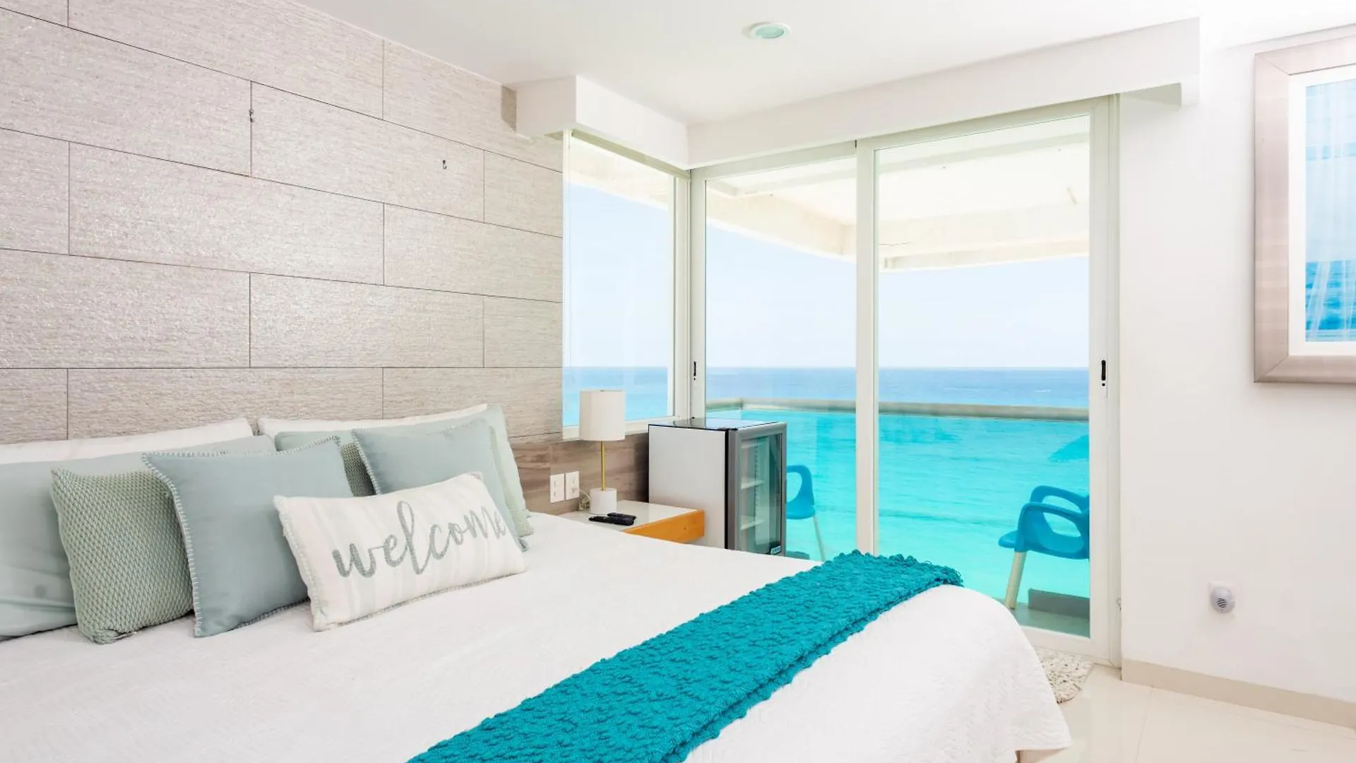 Ocean View Modern Condo & Luxury Amenities Cancun Daire