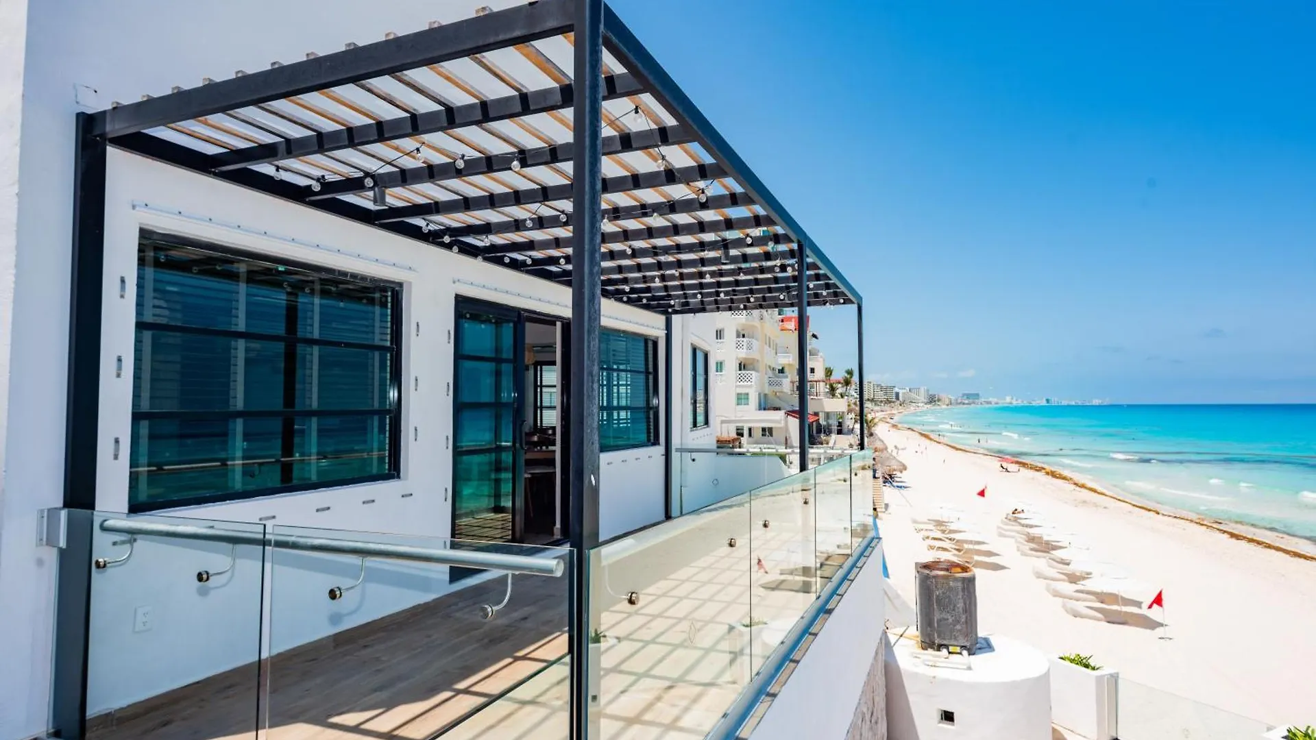 Ocean View Modern Condo & Luxury Amenities Cancun Meksika