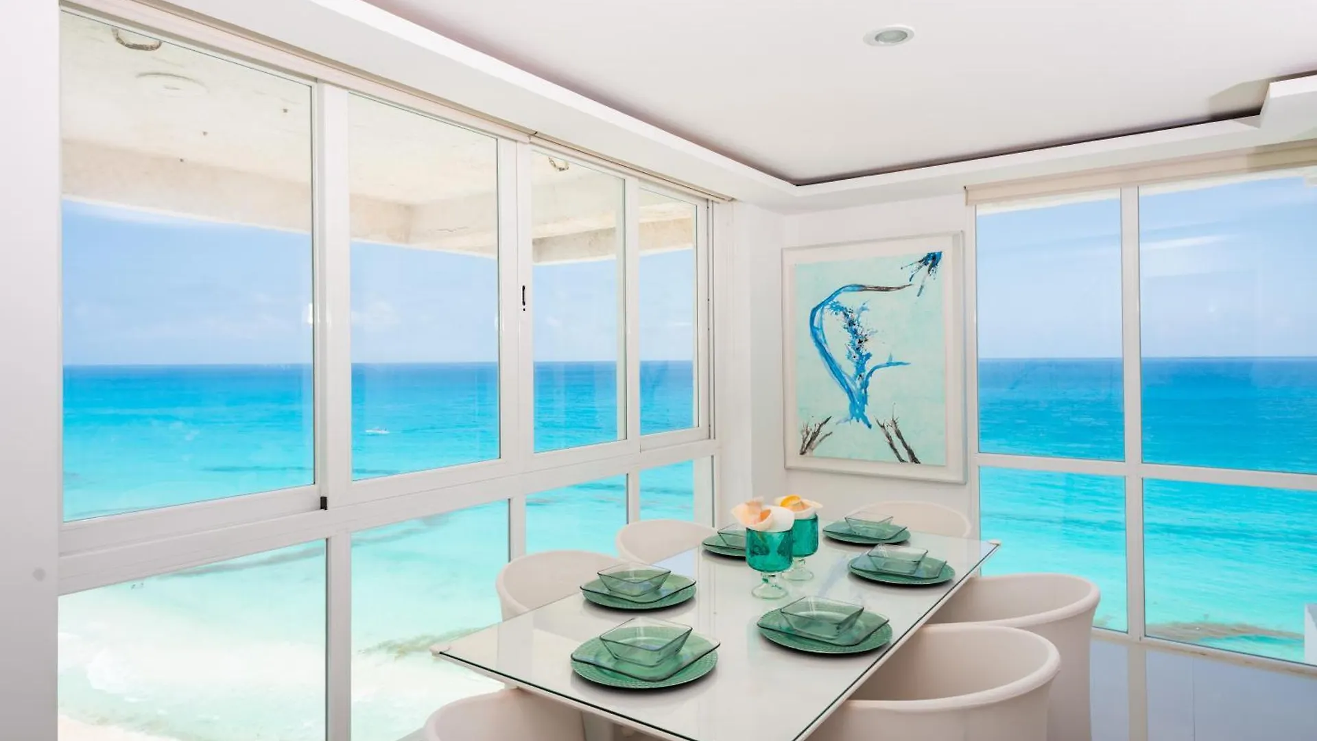 Ocean View Modern Condo & Luxury Amenities Cancun Meksika