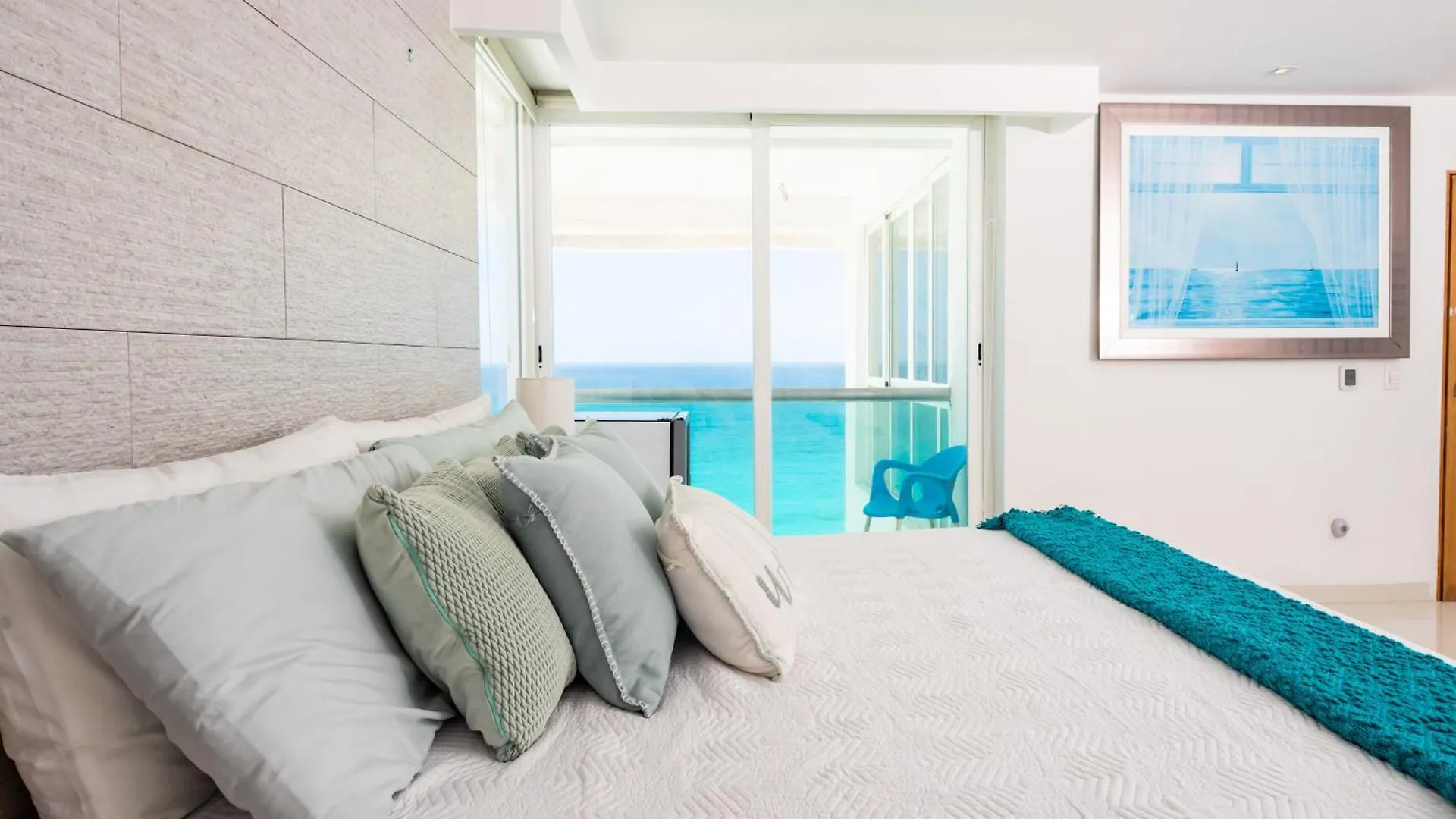 Ocean View Modern Condo & Luxury Amenities Cancun