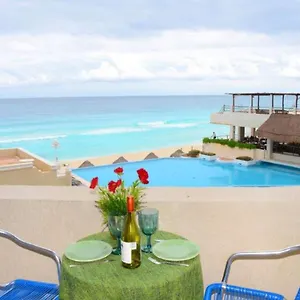 Ocean Front Suite, Balcony, Kitchen. Apartment