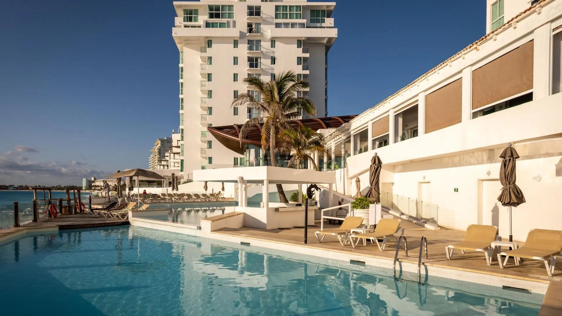 Apartment Ocean View Modern Condo & Luxury Amenities Cancun