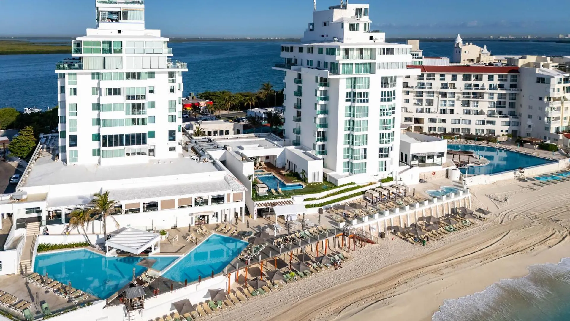 Ocean View Modern Condo & Luxury Amenities Cancun Mexico