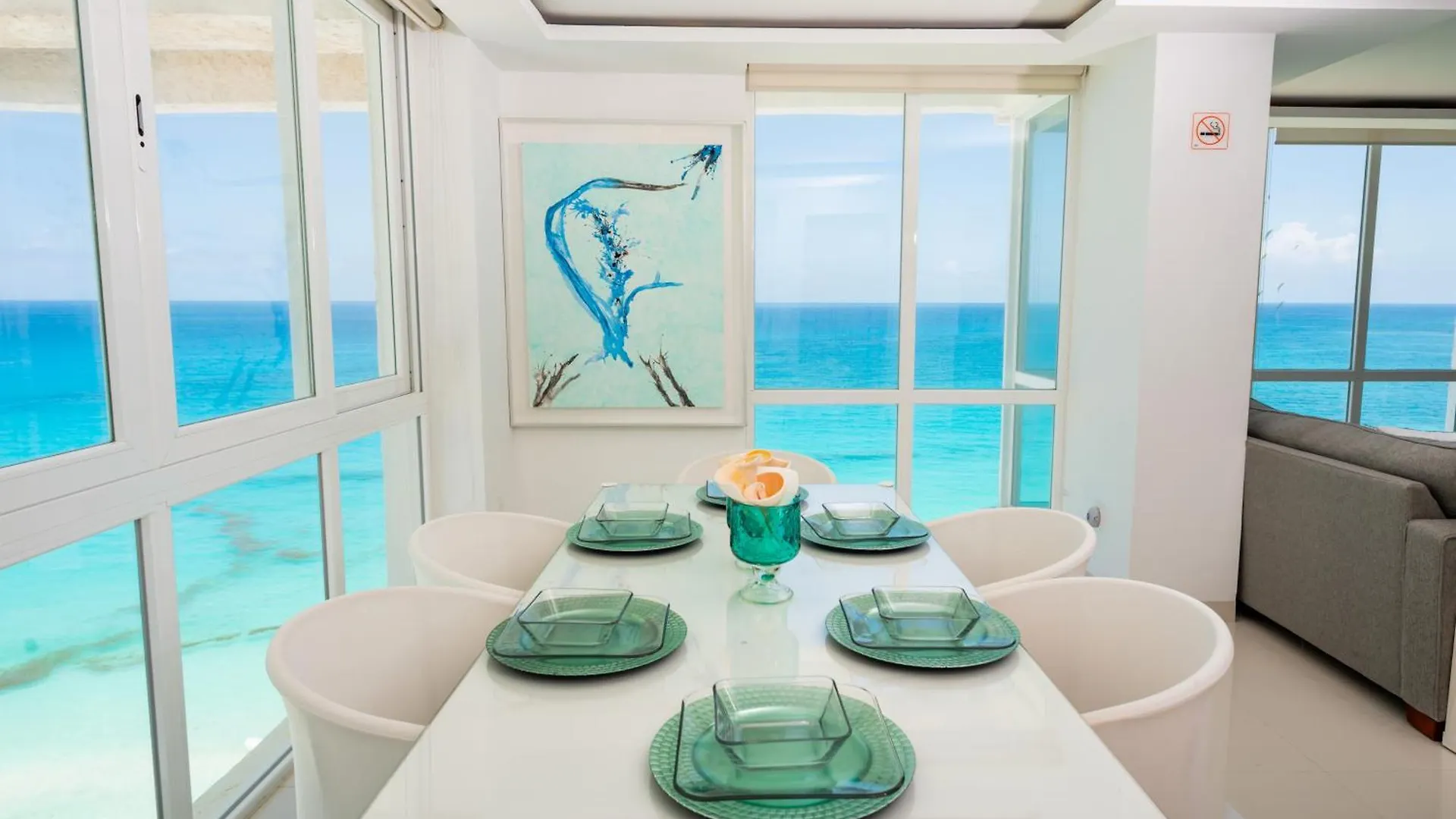 Ocean View Modern Condo & Luxury Amenities Cancun