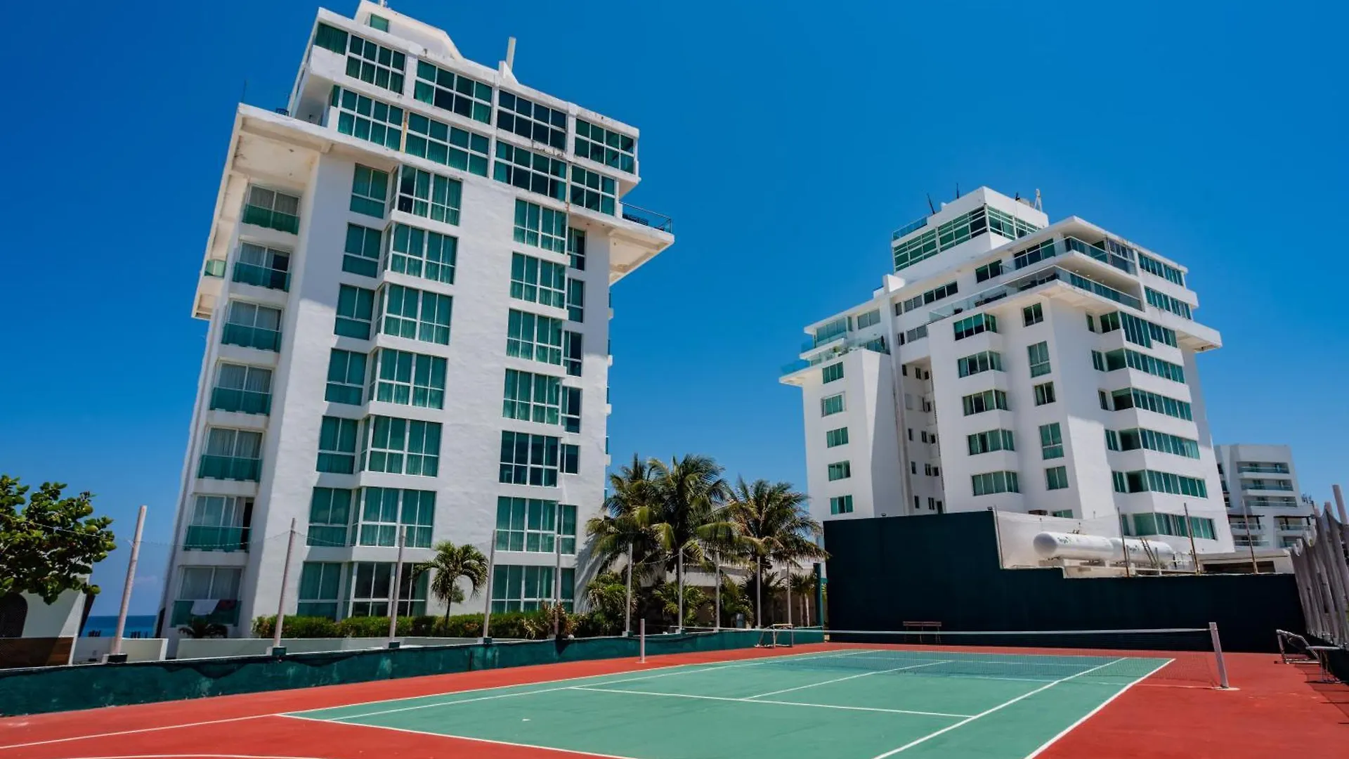 Ocean View Modern Condo & Luxury Amenities Cancun Apartment